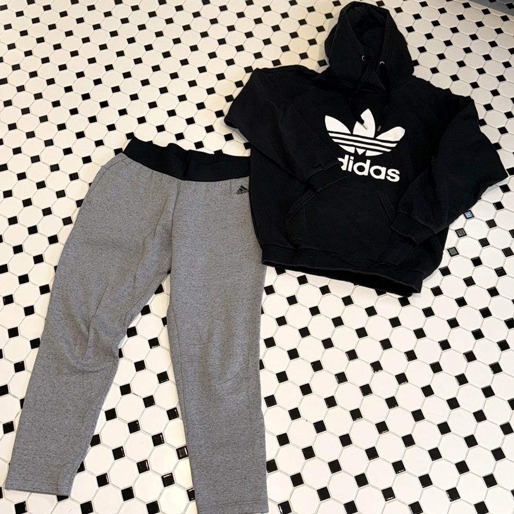 EUC Adidas Sweatshirt (M) and Sweatpants (8)